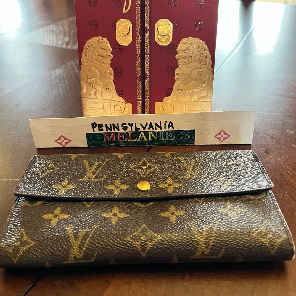 Authentic Louis Vuitton Portefeuille
Sarah Wallet